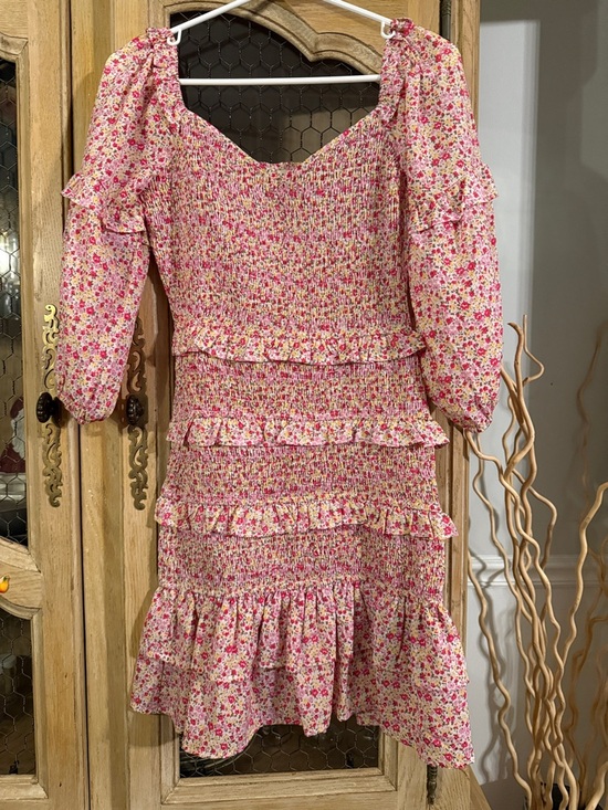 Storia Dresses & Skirts - Storia Floral Pink Smocked Ruffle Midi Dress